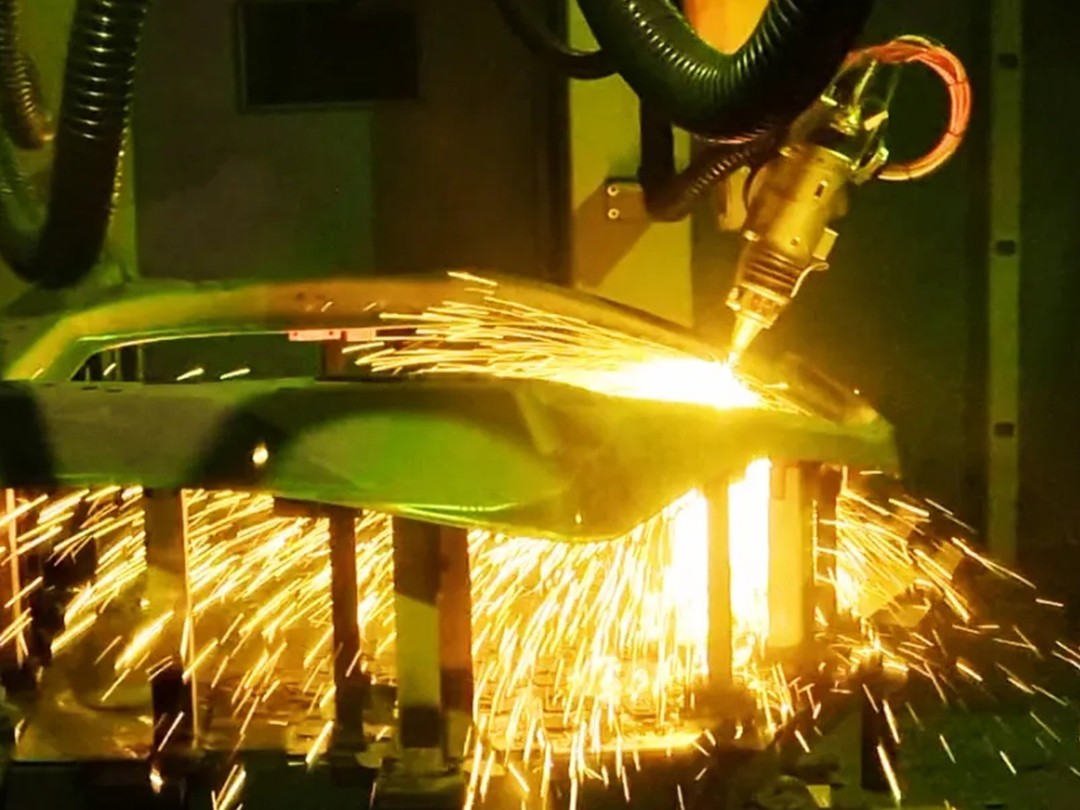 三维切割头的革命性进展，开启汽车钣金新纪元！